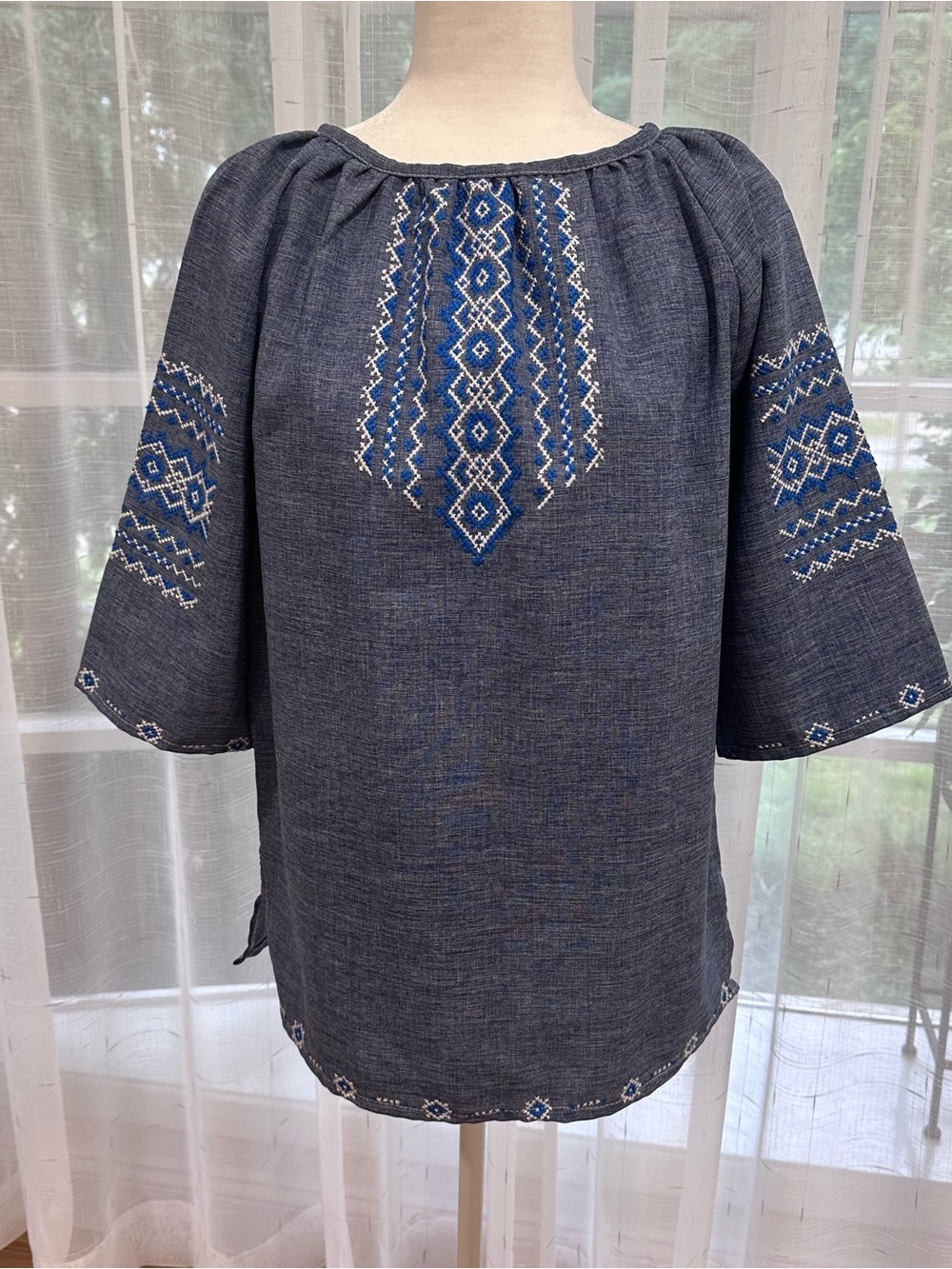NWOT Ukrainian Hand-embroidered Navy Vyshyvanka/ Peasant Blouse Sm - Women To